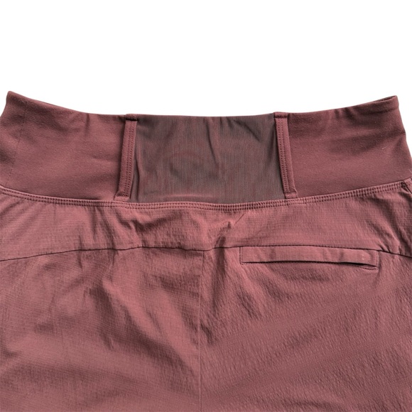 Athleta Trekkie North Shorts Zipper Pockets Burgundy Size 0 - Picture 8 of 10